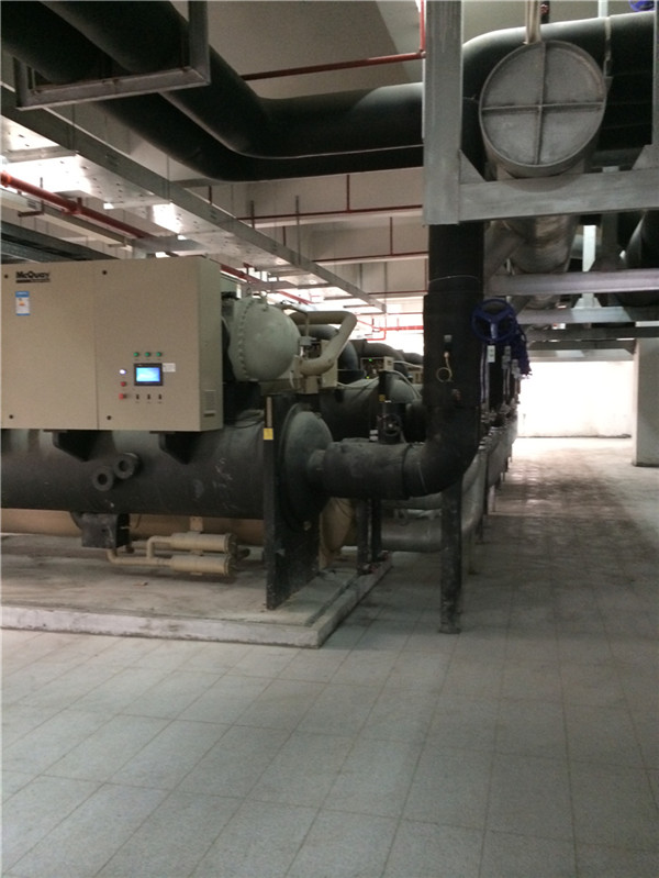 大型中央冷水機(jī)組